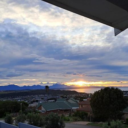 Blue Owl Guest House Mossel Bay Ngoại thất bức ảnh