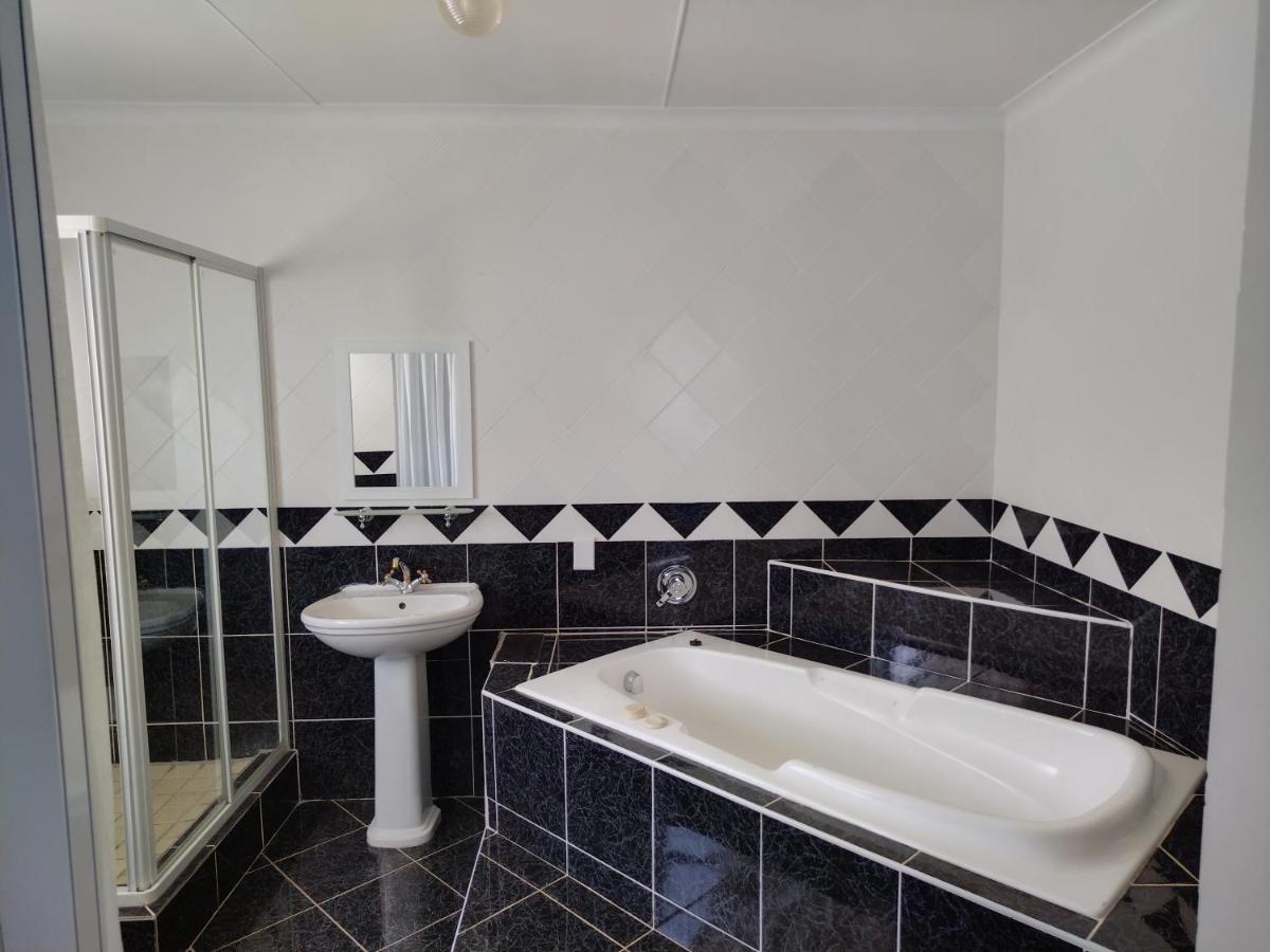 Blue Owl Guest House Mossel Bay Ngoại thất bức ảnh